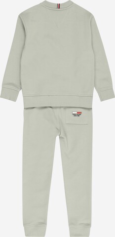 TOMMY HILFIGER Juoksupuku värissä vihreä