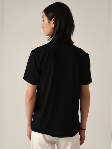 Antioch Bluser & t-shirts i sort