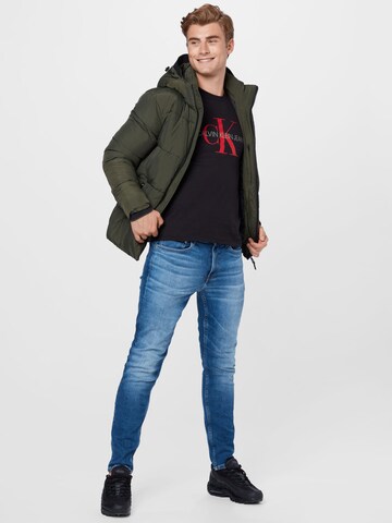 Calvin Klein Jeans Regular fit T-shirt i svart