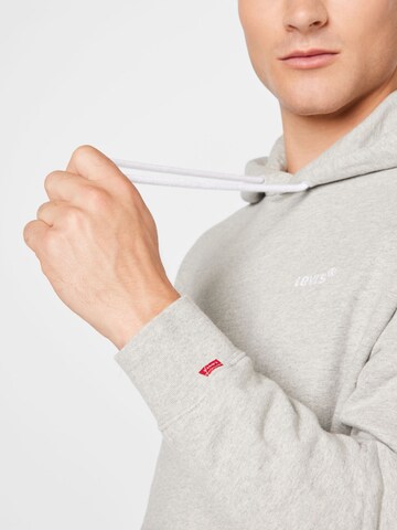 Sweat-shirt 'Red Tab Sweats Hoodie' LEVI'S ® en gris