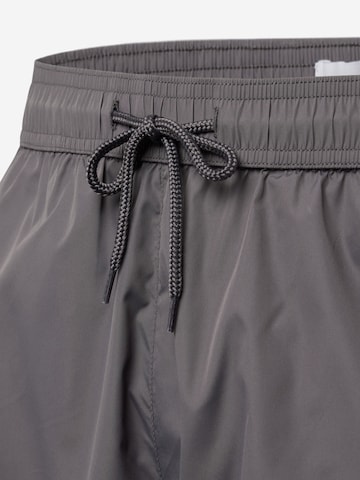 Shorts de bain TOPMAN en gris