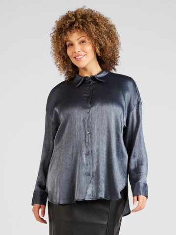 Camicia da donna di ONLY Carmakoma in grigio: frontale