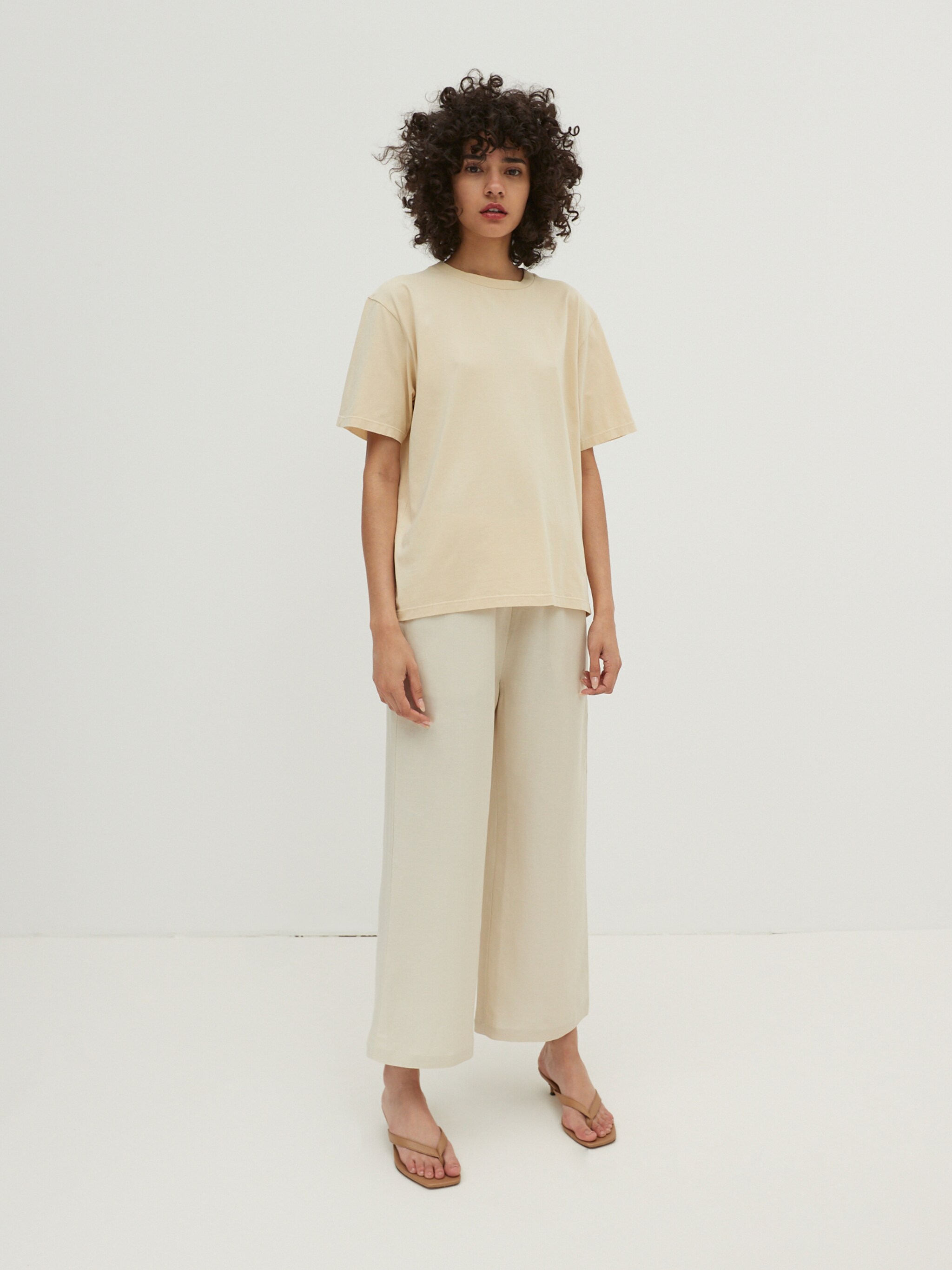 EDITED Producten Shirt 'Charli' Beige
