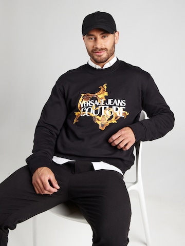 Versace Jeans Couture - Sudadera en negro: frente