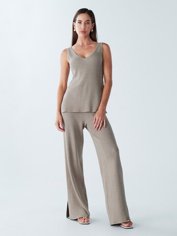 Top 'ELENOR' di BWLDR in beige: frontale