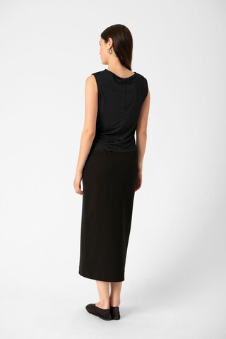 SOAKED IN LUXURY Top – černá