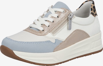 Baskets basses Rieker en blanc : devant