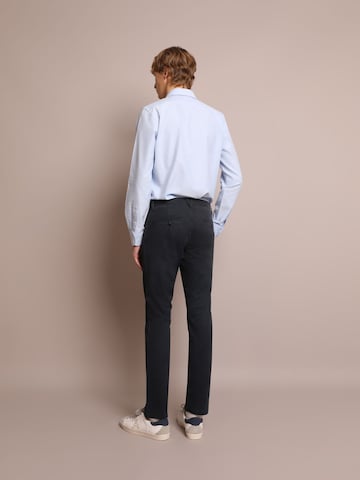 Regular Pantalon chino Scalpers en bleu