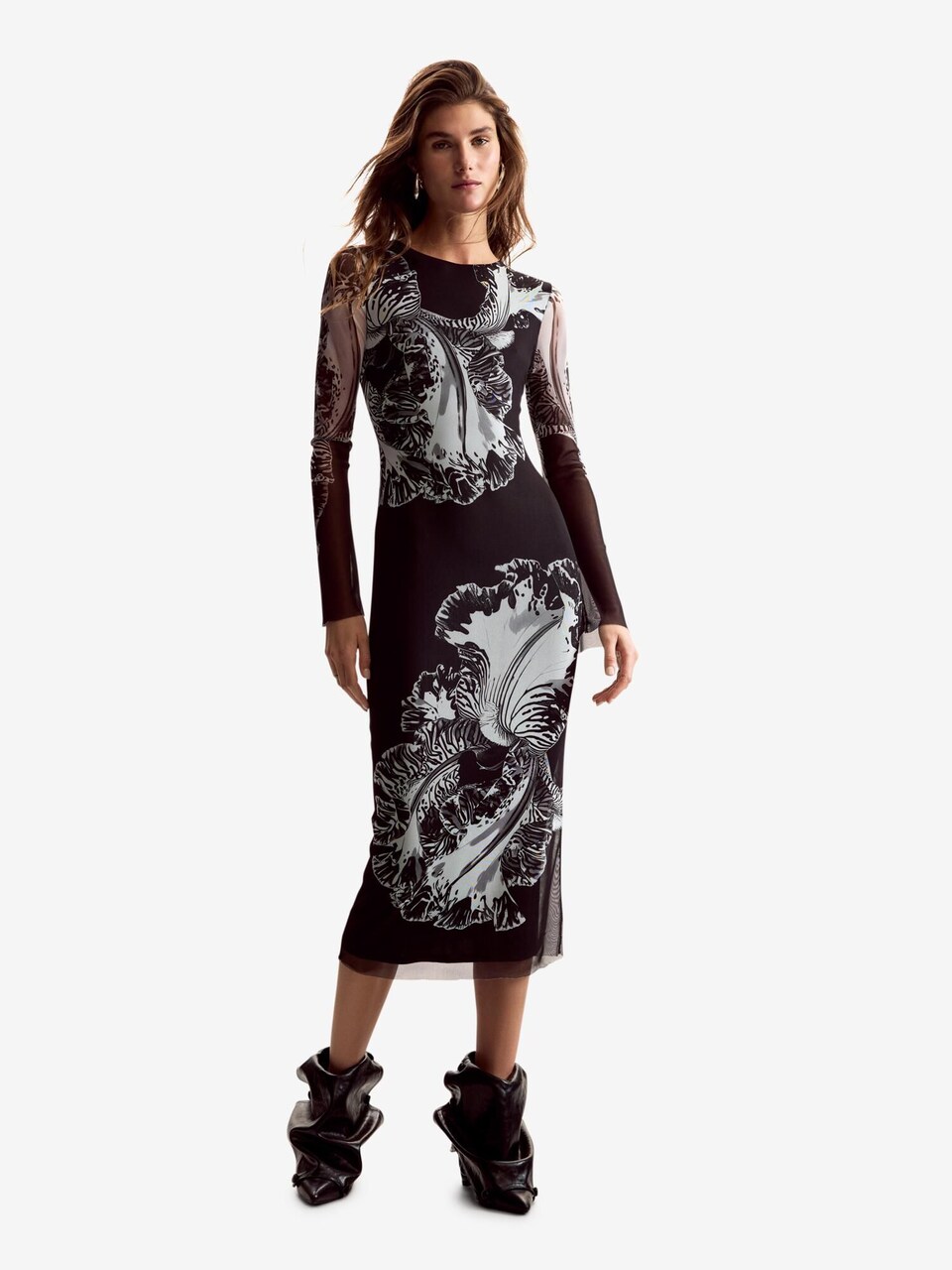 Rochie de la Desigual pe negru: față