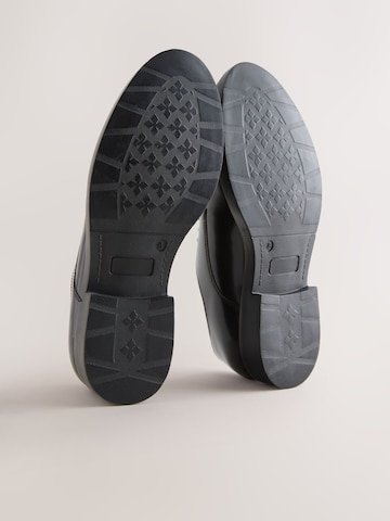 Chaussure à lacets Next en marron