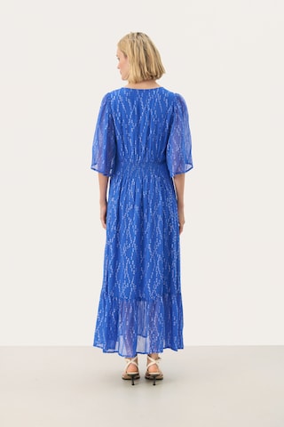 Robe 'Terja' Part Two en bleu