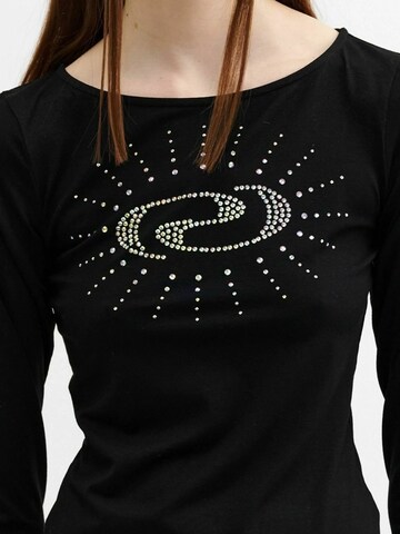 Résumé Tričko 'Valeria' – černá