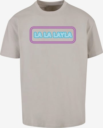 Merchcode Shirt 'La La Layla' in Grijs: voorkant