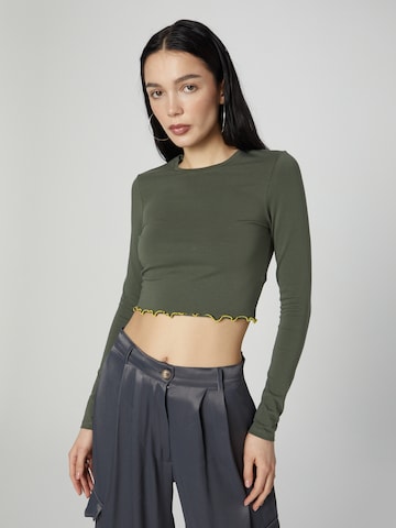 ABOUT YOU x Chiara Biasi Shirt 'Jule' in Green: front