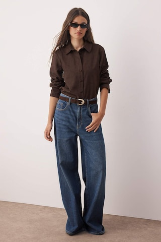 Trendyol Blouse in Brown