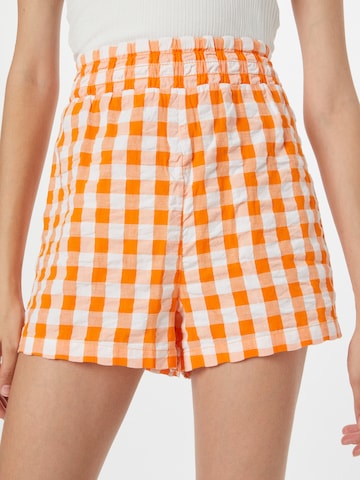 Monki Regular Shorts in Orange