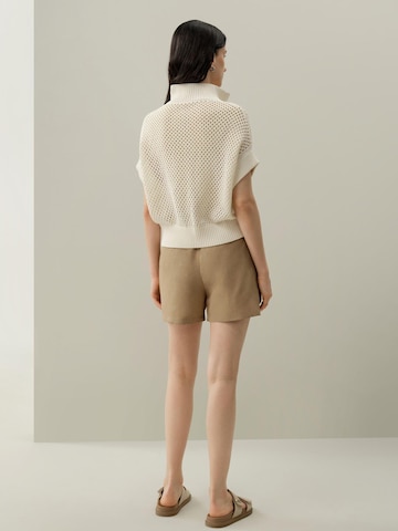 Maglia per costumi tradizionali di Lilysilk in bianco