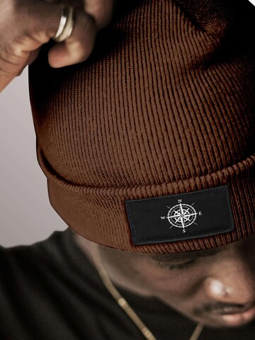 Neverless Beanie 'Kompass' in Brown: front