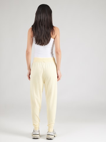 Effilé Pantalon 'WilmaAK' alife & kickin en jaune