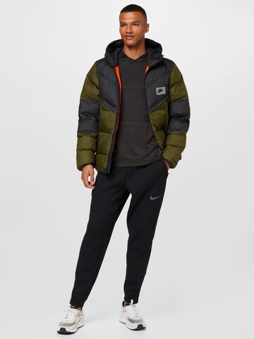 Giacca invernale di Nike Sportswear in verde