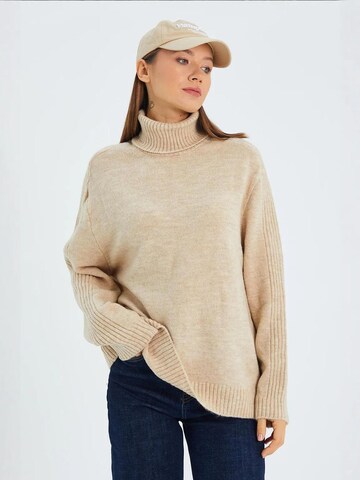 Pullover di MixRay in beige