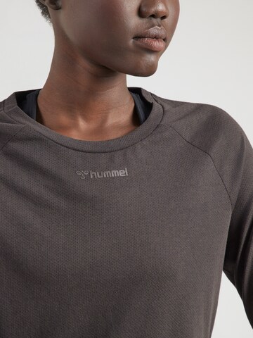 Hummel Performance shirt 'Vanja' in Brown