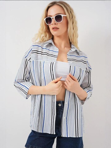Bigdart Blouse in Blauw: voorkant