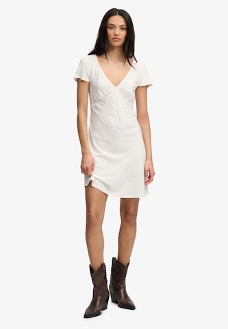 Robe d’été Superdry & Co en blanc : devant