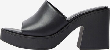 Bershka Pantolette in Schwarz