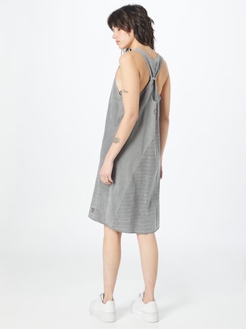 Alife and Kickin - Loosefit Vestido 'CameronAK' en gris