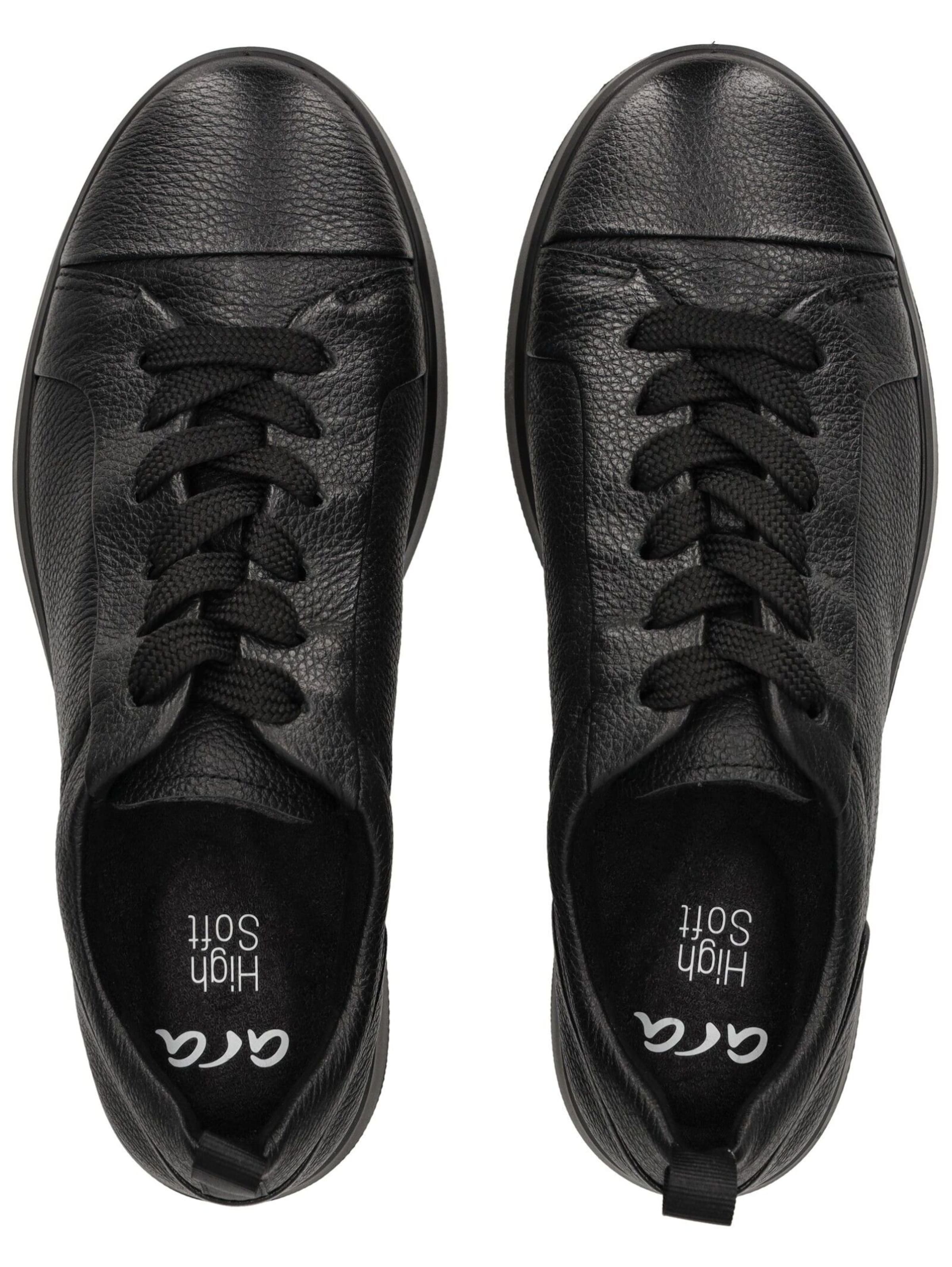 ARA Platform trainers in Black