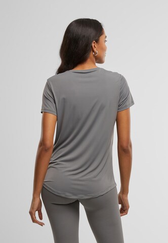 T-shirt ' ' Urban Classics en gris