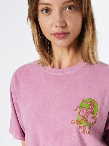 Nasty Gal T-Shirt 'Give No Bucks' in Lila