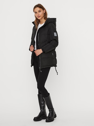 Manteau d’hiver 'OSLO' Vero Moda Petite en noir