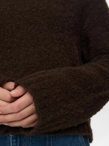 Pull-over 'NUWILLA' NÜMPH en marron