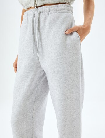 Koton Tapered Hose in Grau