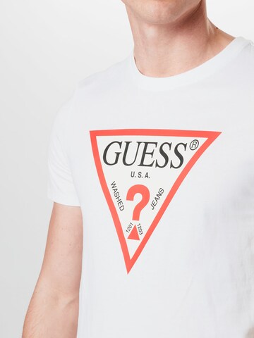 GUESS T-Shirt in Weiß