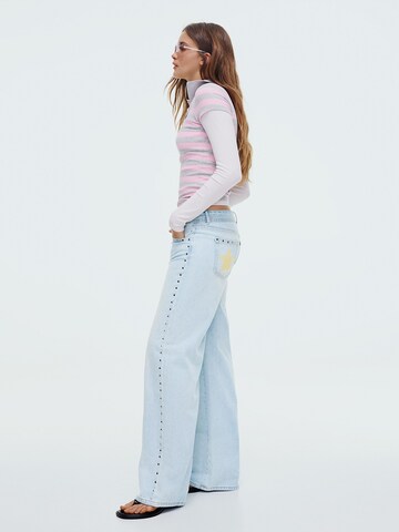 Bershka Loosefit Jeans in Blau