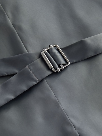 Next Telovnik | siva barva