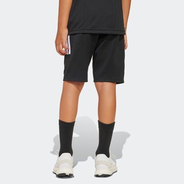 ADIDAS SPORTSWEAR Regular Sportshorts in Schwarz