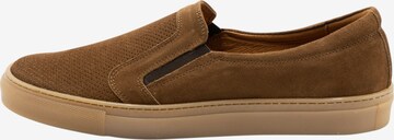 MO - Sapatilhas slip-on em castanho: frente