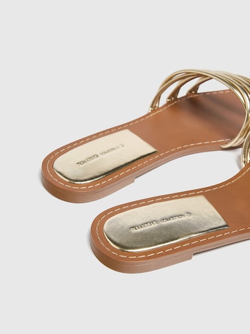 Pull&Bear Mules in Gold