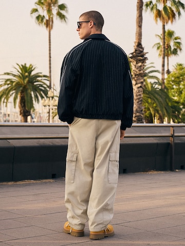 Loosefit Pantaloni cargo di Bershka in marrone