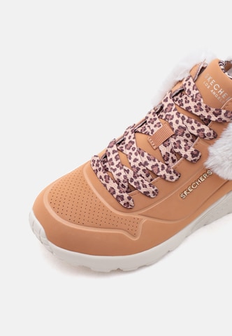 Bocanci de zăpadă 'UNO' de la SKECHERS pe maro