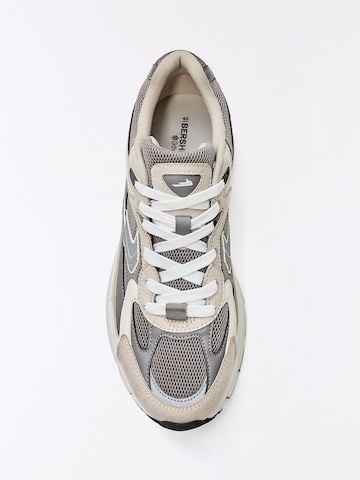 Bershka Sneakers laag in Grijs
