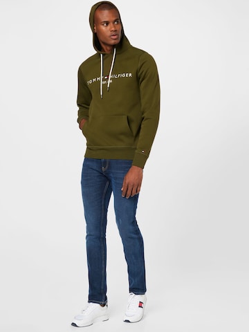 TOMMY HILFIGER Regular Fit Sweatshirt in Grün