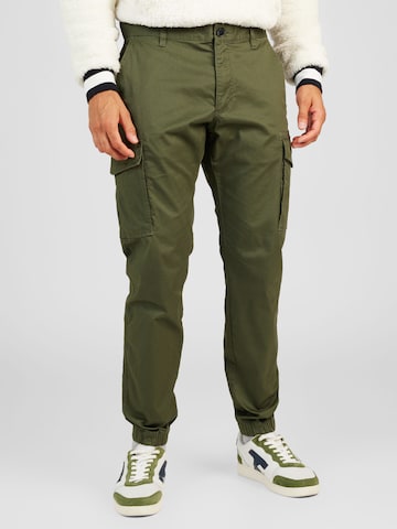 s.Oliver Tapered Cargo Pants in Green: front