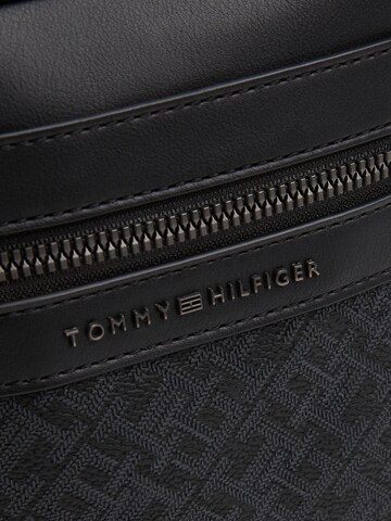 TOMMY HILFIGER Axelremsväska i svart
