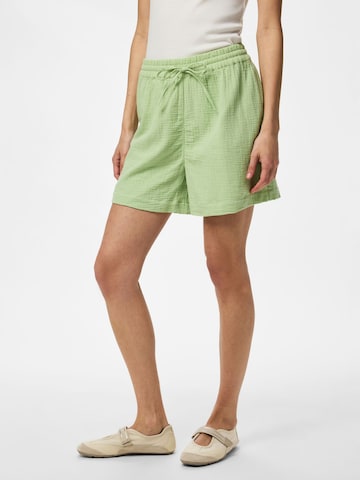 Loosefit Pantalon PIECES en vert : devant