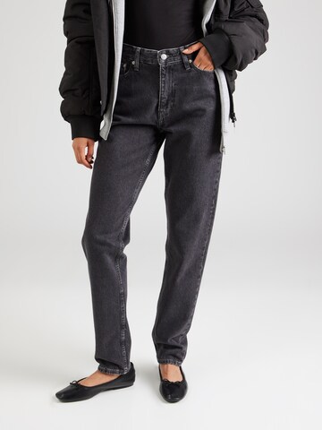 pilka Calvin Klein Jeans Standartinis Džinsai 'MOM JEAN': priekis